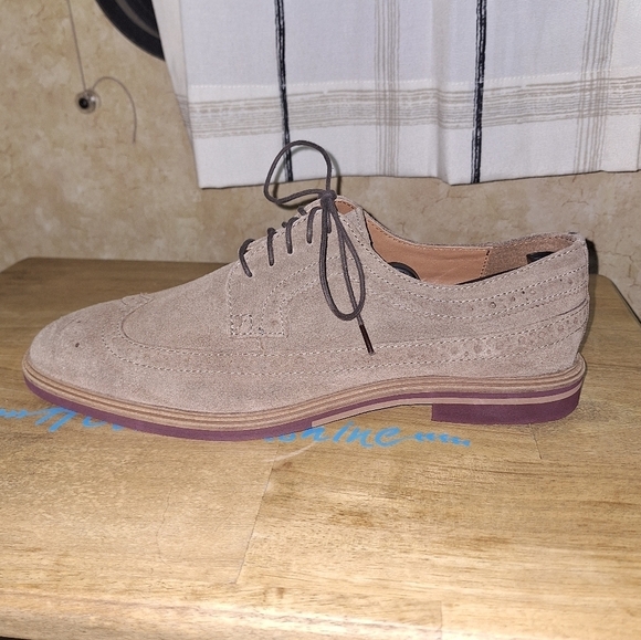  Design Men\'s Tan Suede Saddle Oxfords In A Size 9. NWOB main image 6